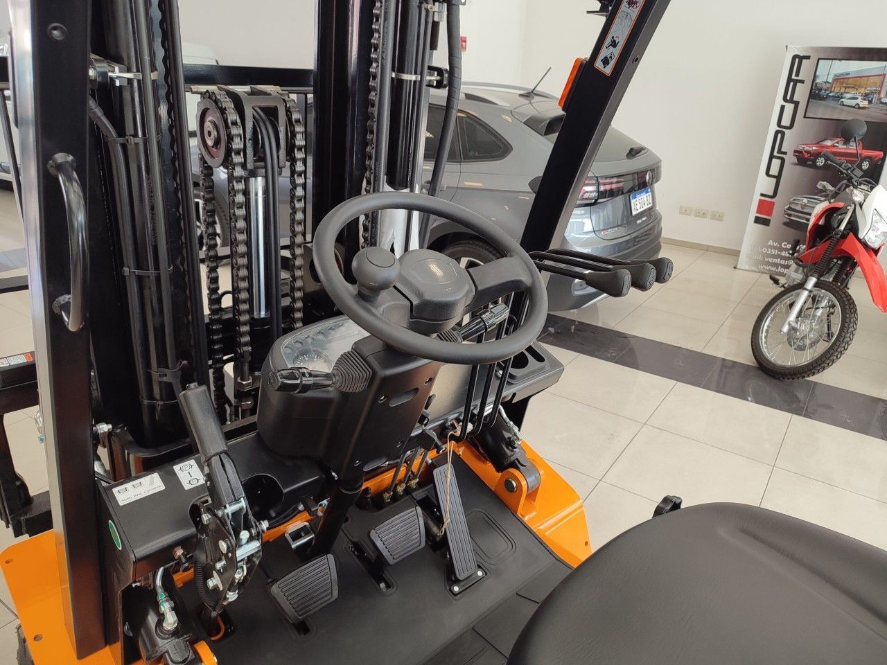 Maq. Pesada Autoelevador Usado en Córdoba, deRuedas