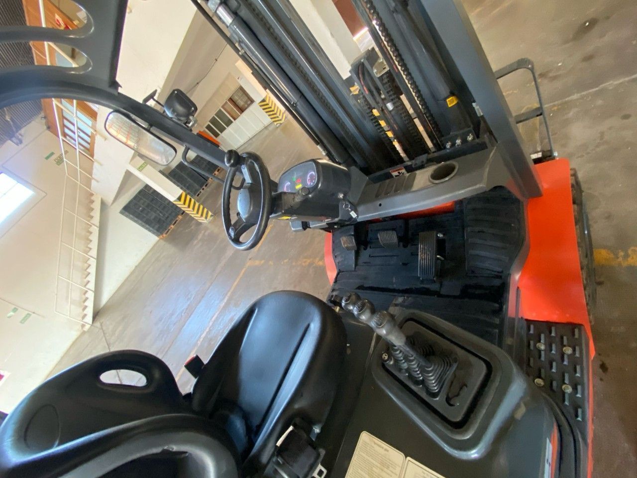 Maq. Pesada Autoelevador Usado en Mendoza, deRuedas