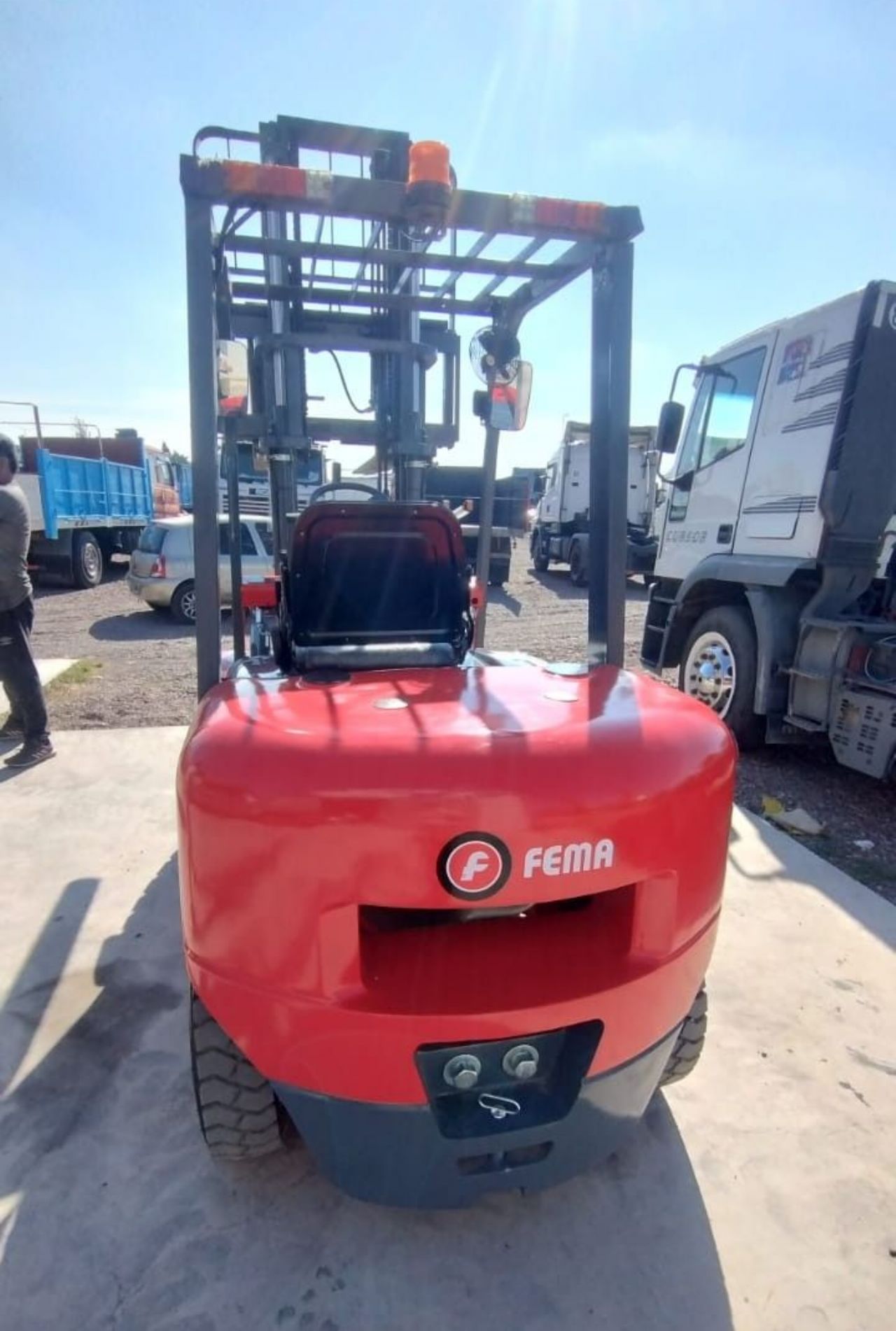 Maq. Pesada Autoelevador Nuevo en Mendoza, deRuedas