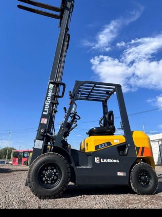 Maq. Pesada Autoelevador Usado en Mendoza