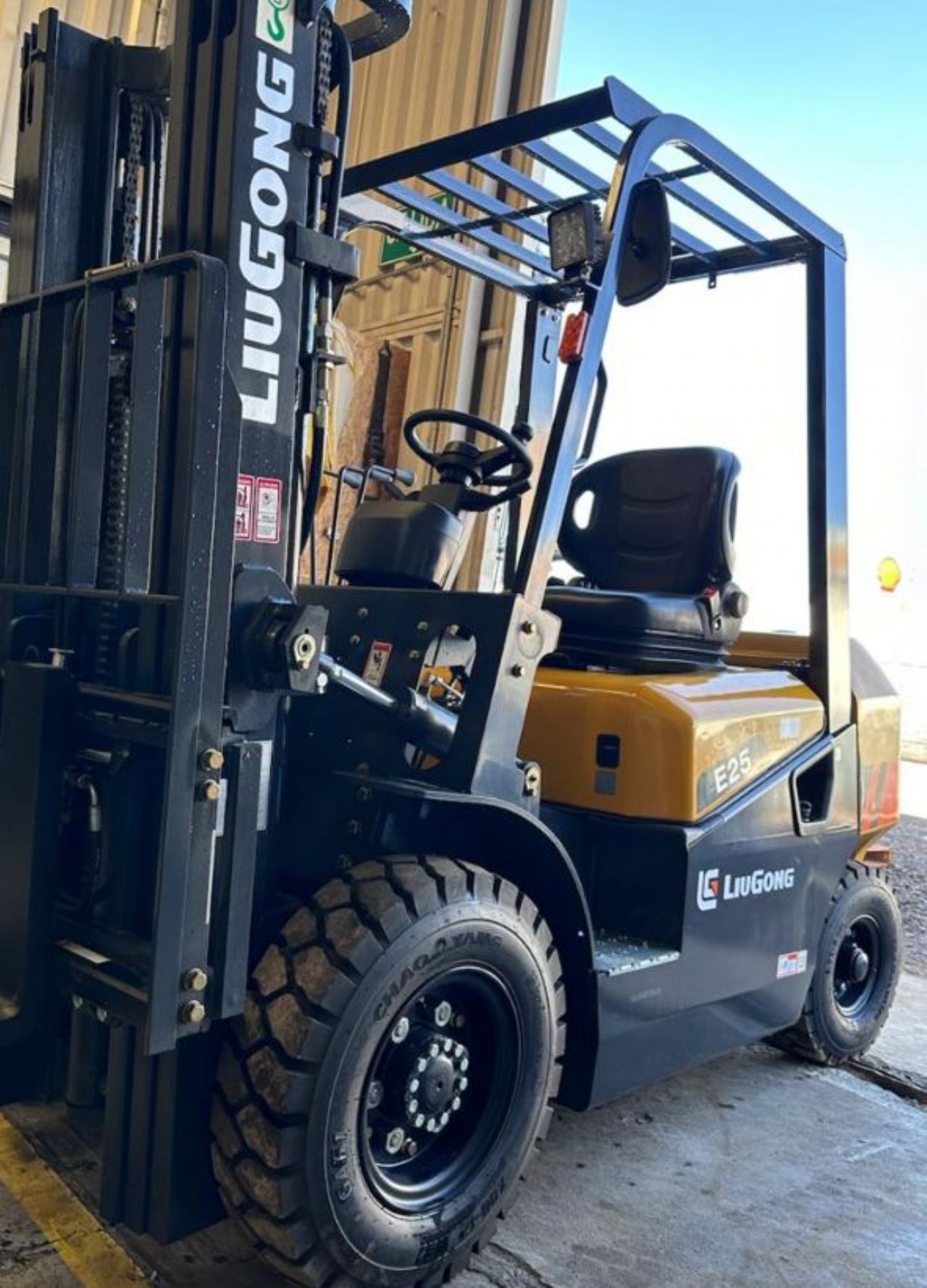 Maq. Pesada Autoelevador Usado en Mendoza, deRuedas