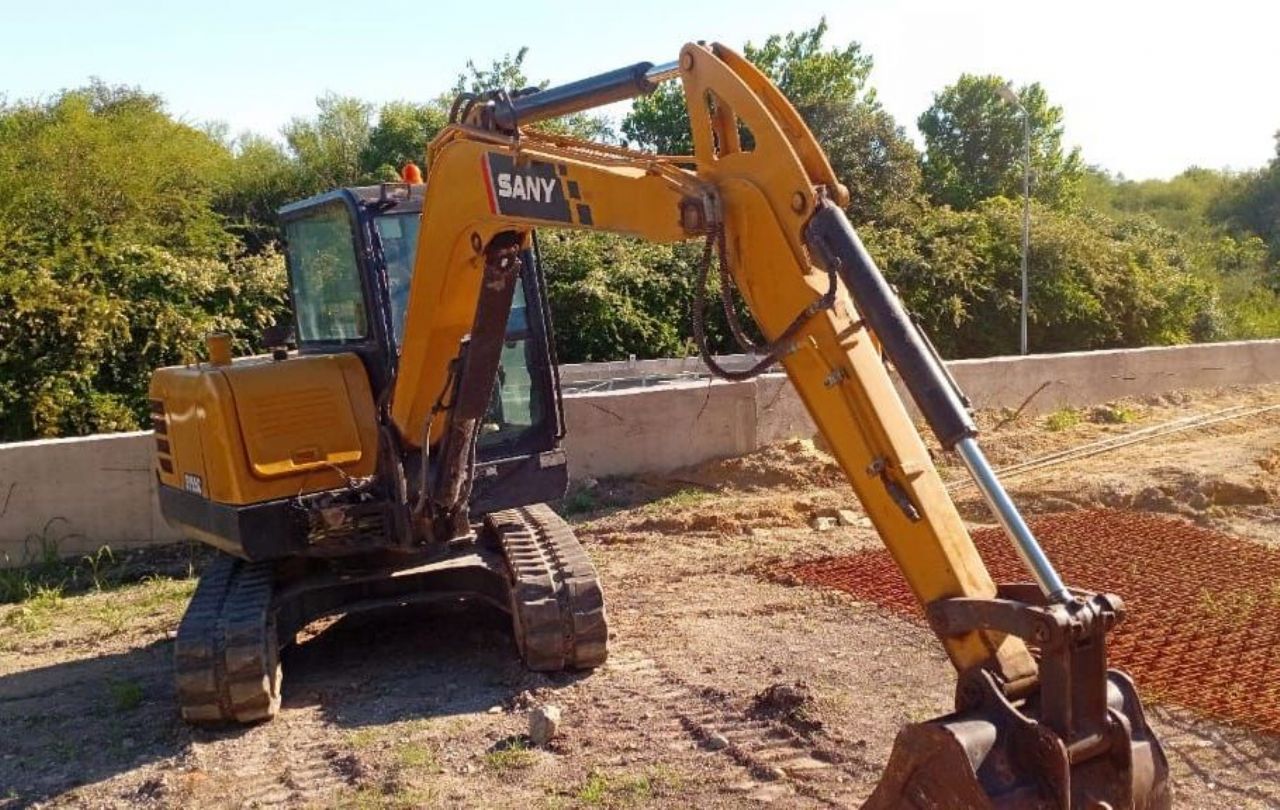 Maq. Pesada Excavadora Usado en Entre Ríos, deRuedas