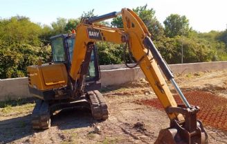 Maq. Pesada Excavadora Usado en Entre Ríos