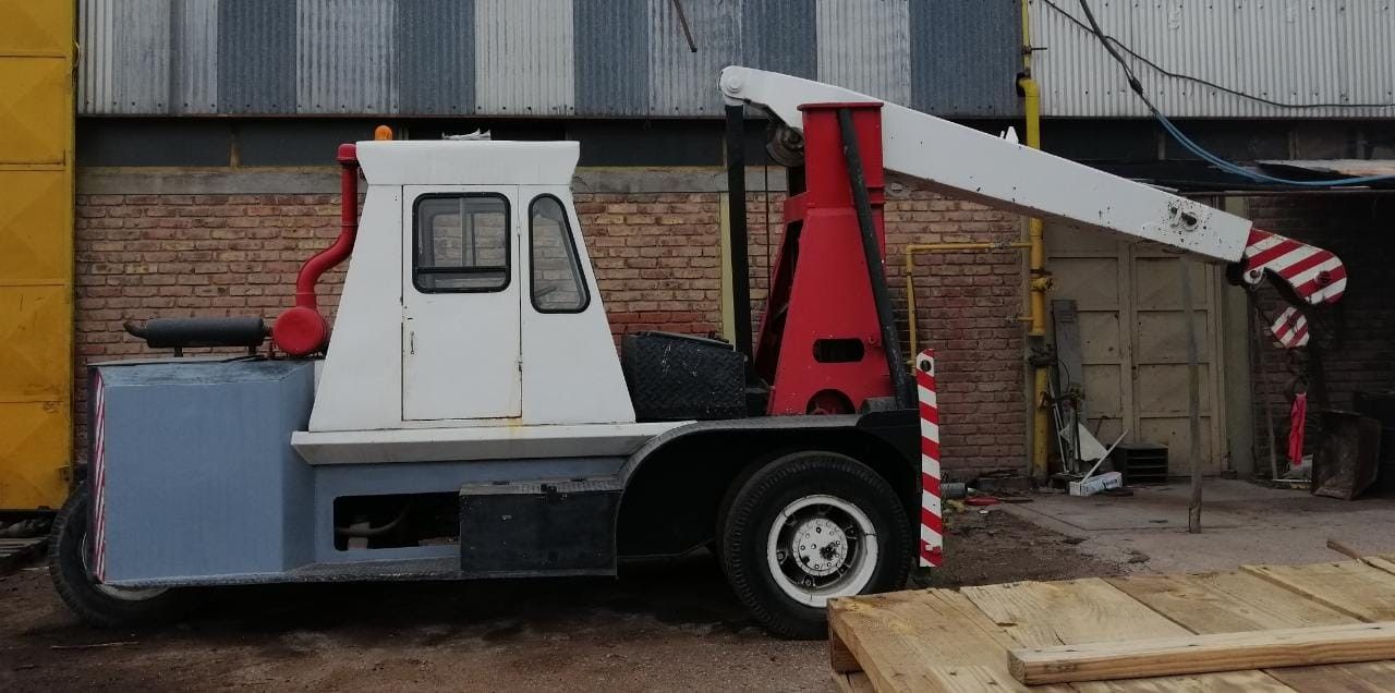 Maq. Pesada Grua Usado en Mendoza, deRuedas