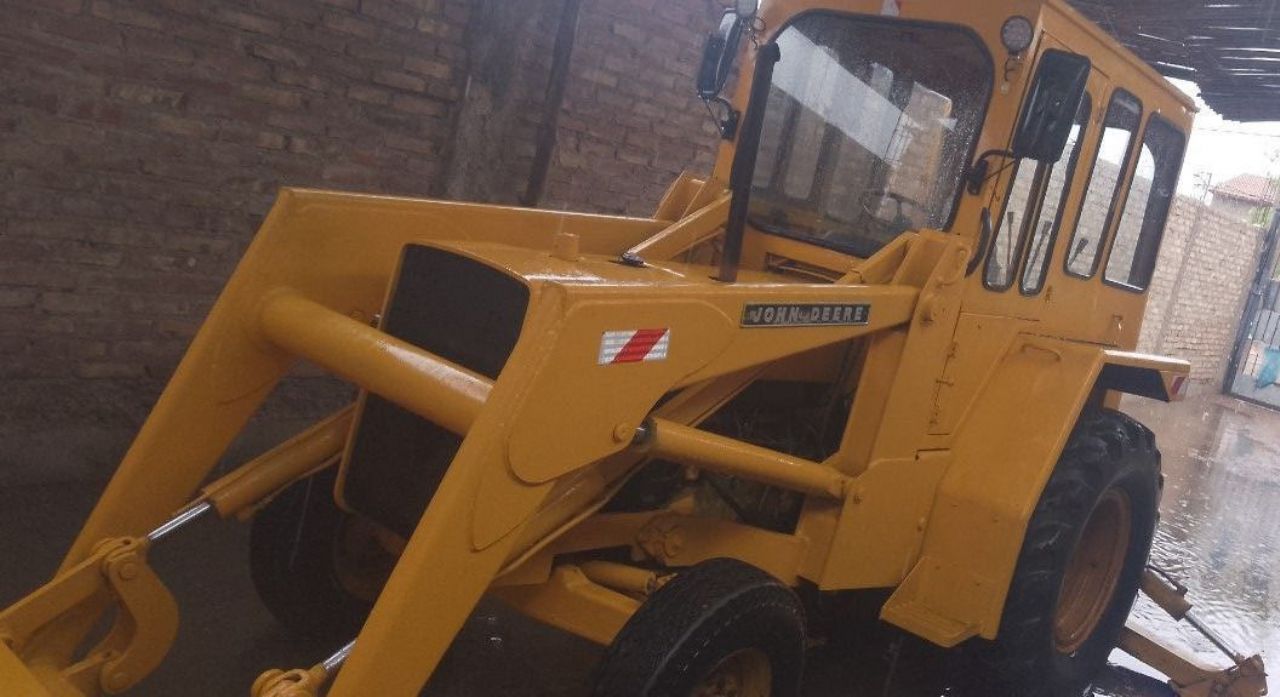 Maq. Pesada Retroexcavadoras Usado en Mendoza, deRuedas