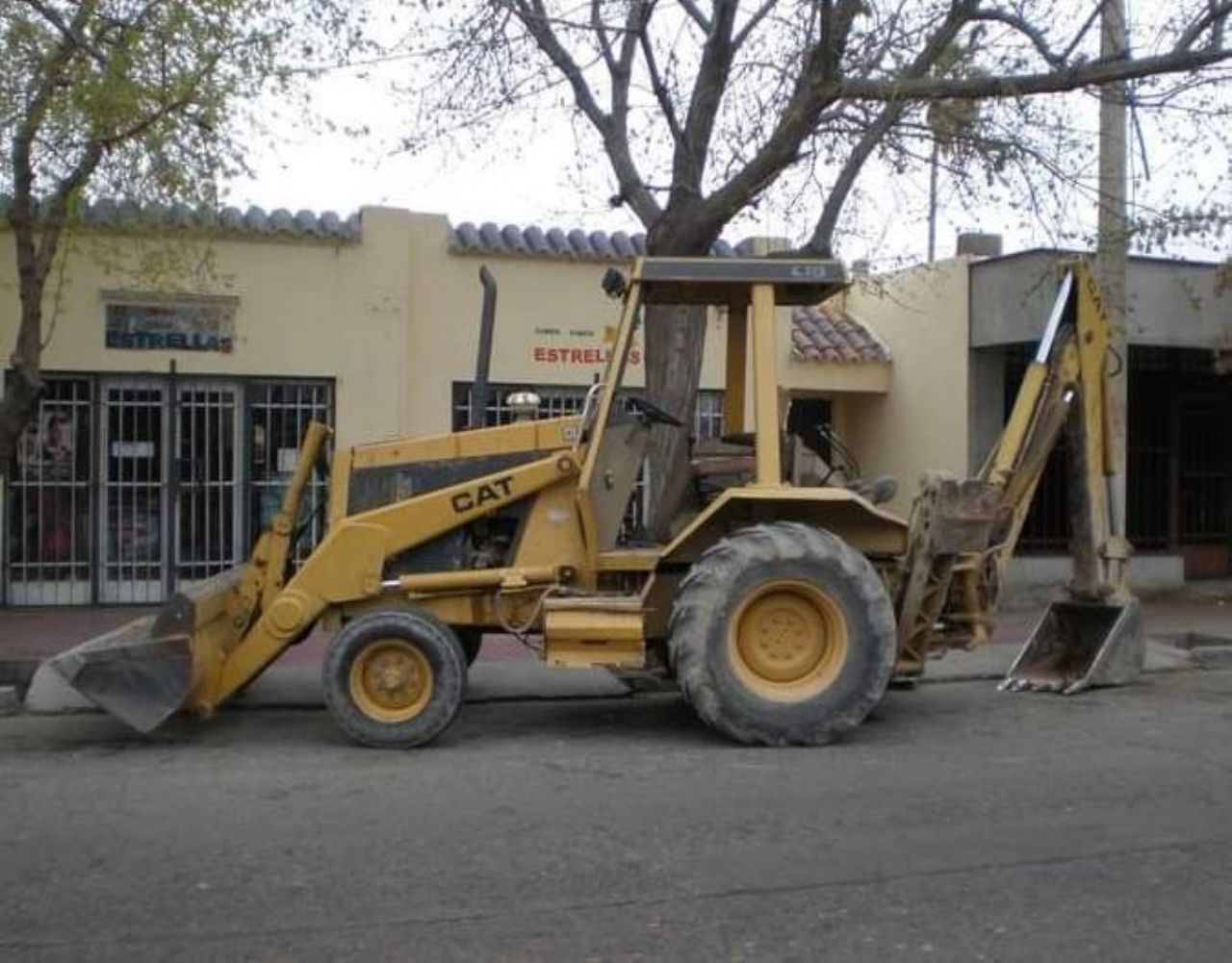 Maq. Pesada Retroexcavadoras Usado en Mendoza, deRuedas