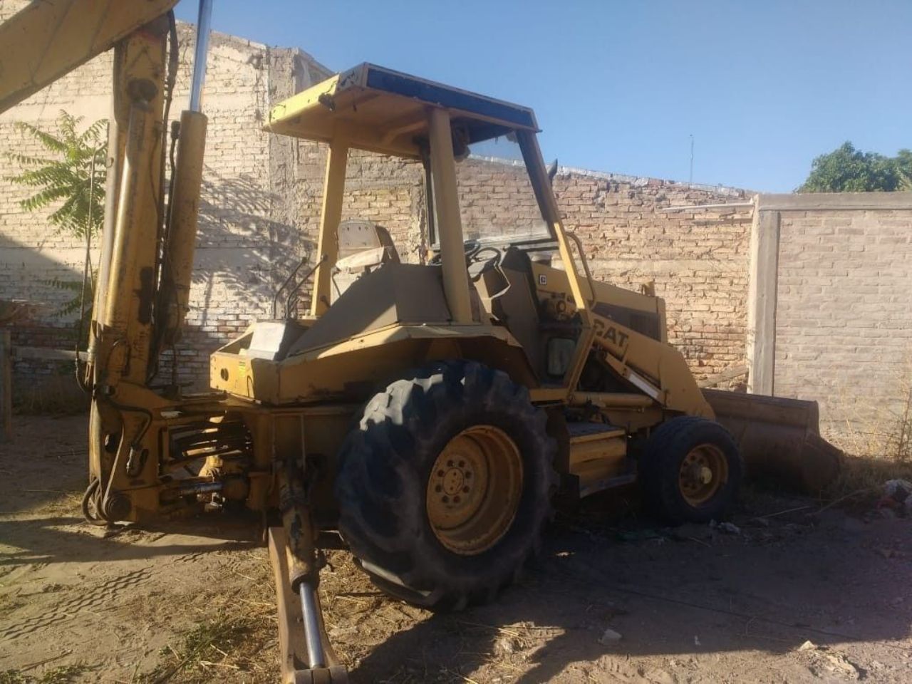 Maq. Pesada Retroexcavadoras Usado en Mendoza, deRuedas