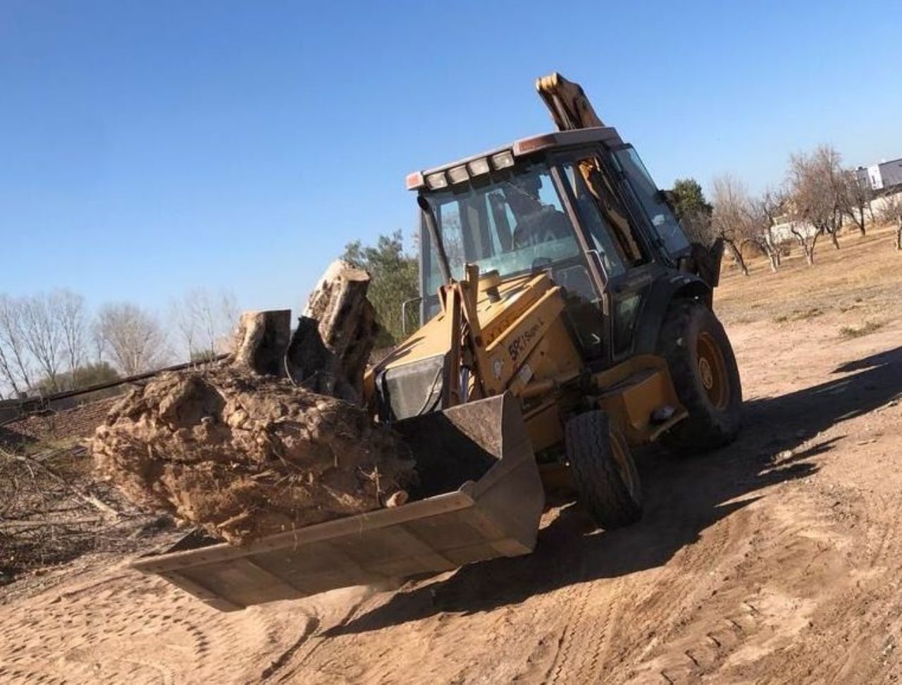 Maq. Pesada Retroexcavadoras Usado en Mendoza, deRuedas