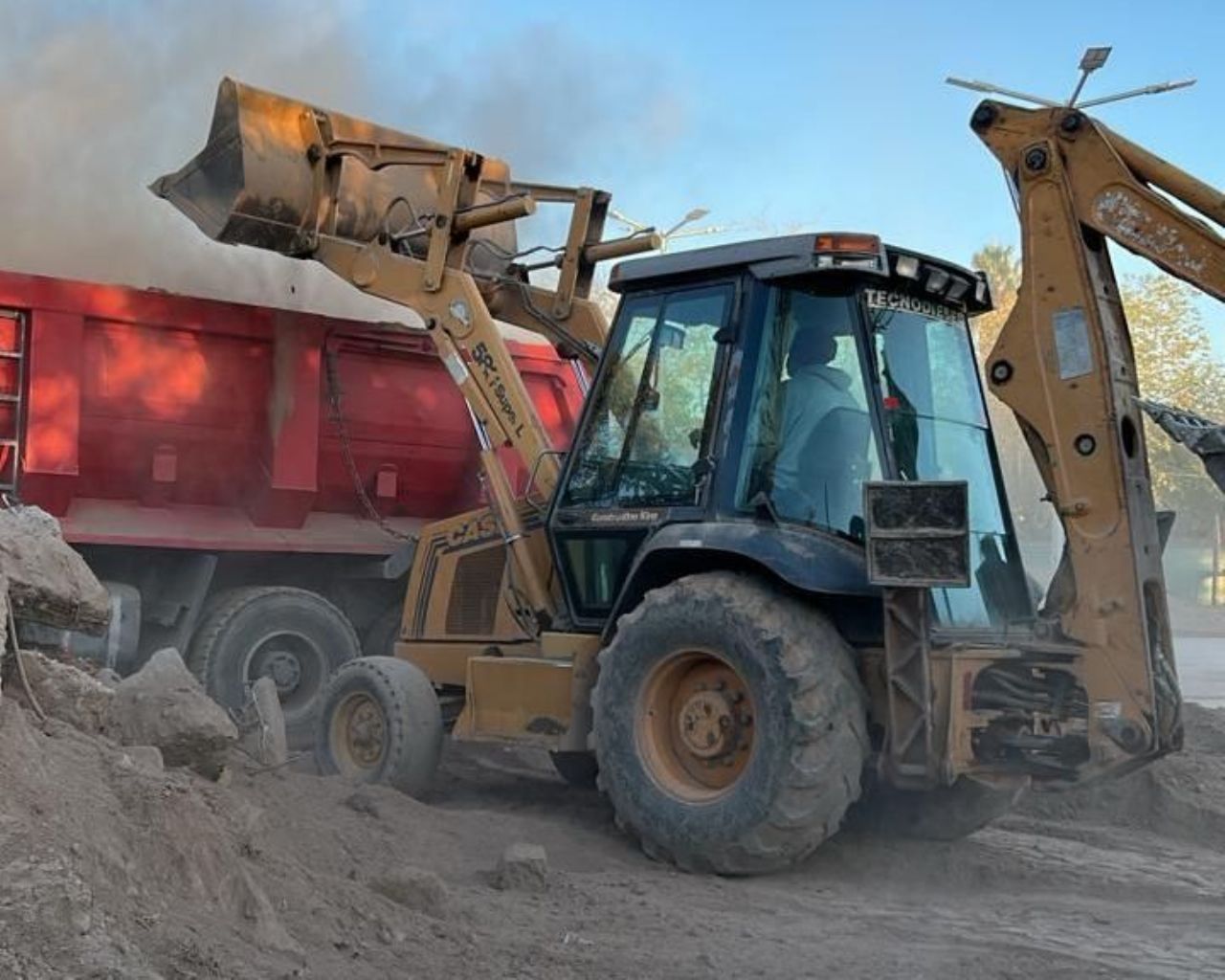 Maq. Pesada Retroexcavadoras Usado en Mendoza, deRuedas