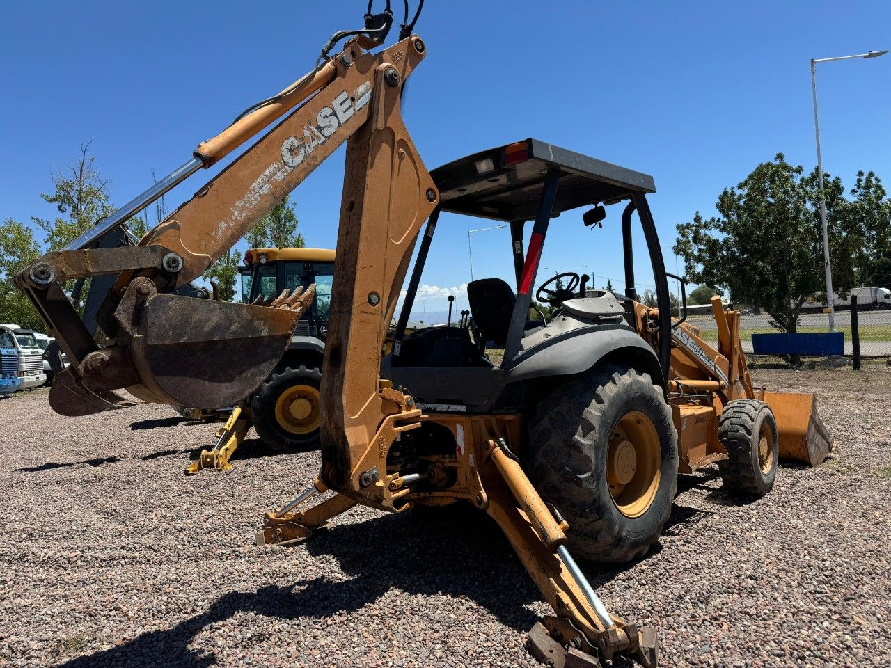 Maq. Pesada Retroexcavadoras Usado en Mendoza, deRuedas