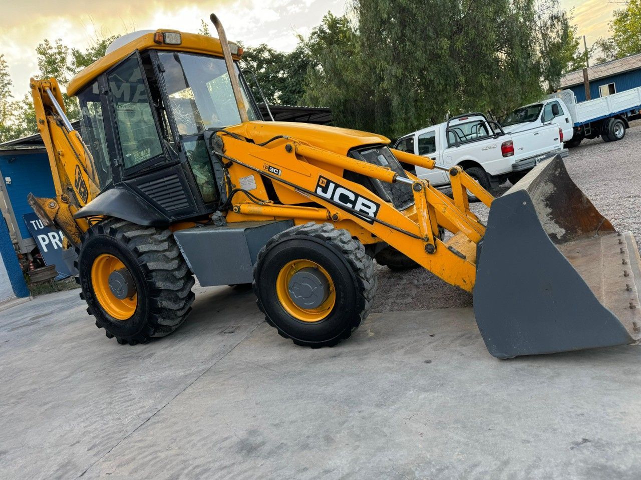 Maq. Pesada Retroexcavadoras Usado en Mendoza, deRuedas