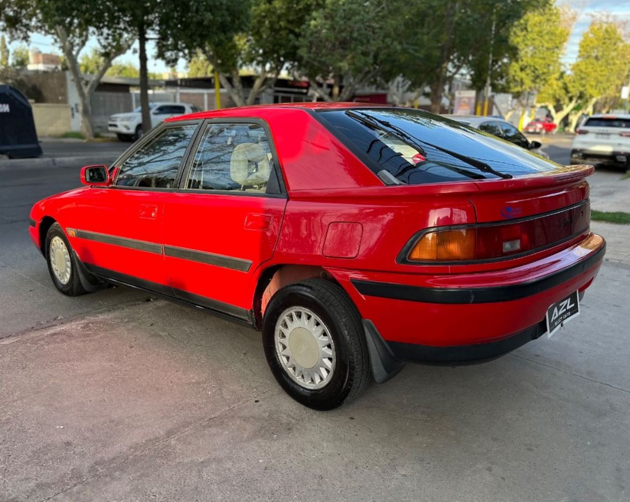 Mazda 323 Usado en San Juan, deRuedas