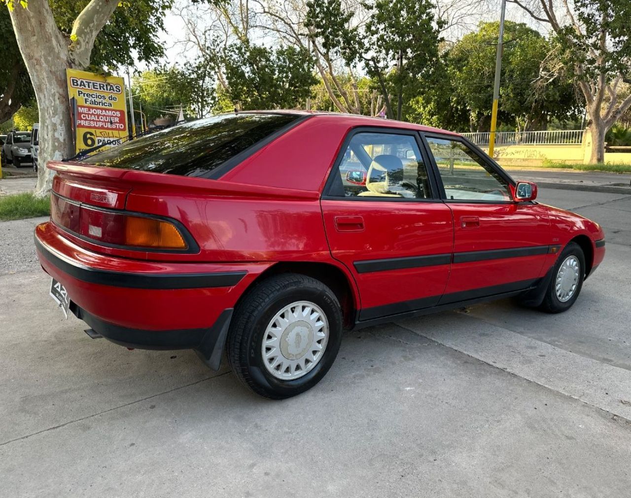 Mazda 323 Usado en San Juan, deRuedas