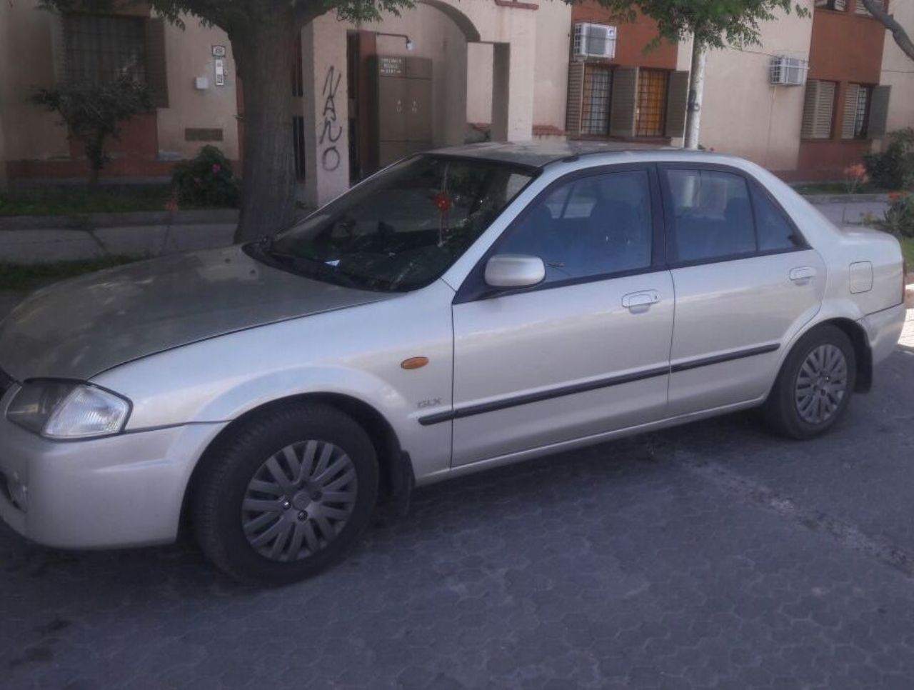 Mazda 323 Usado en Mendoza, deRuedas