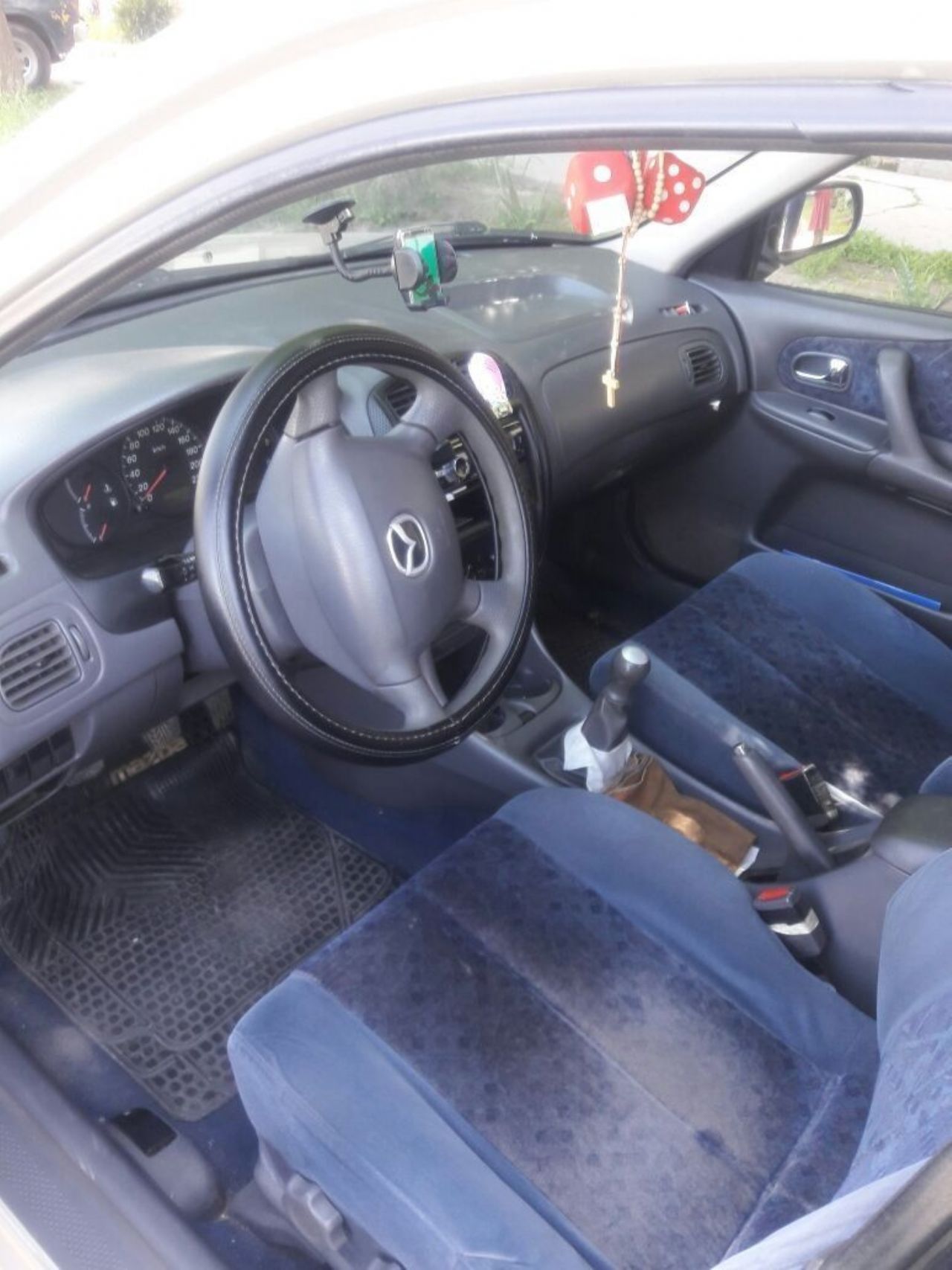 Mazda 323 Usado en Mendoza, deRuedas