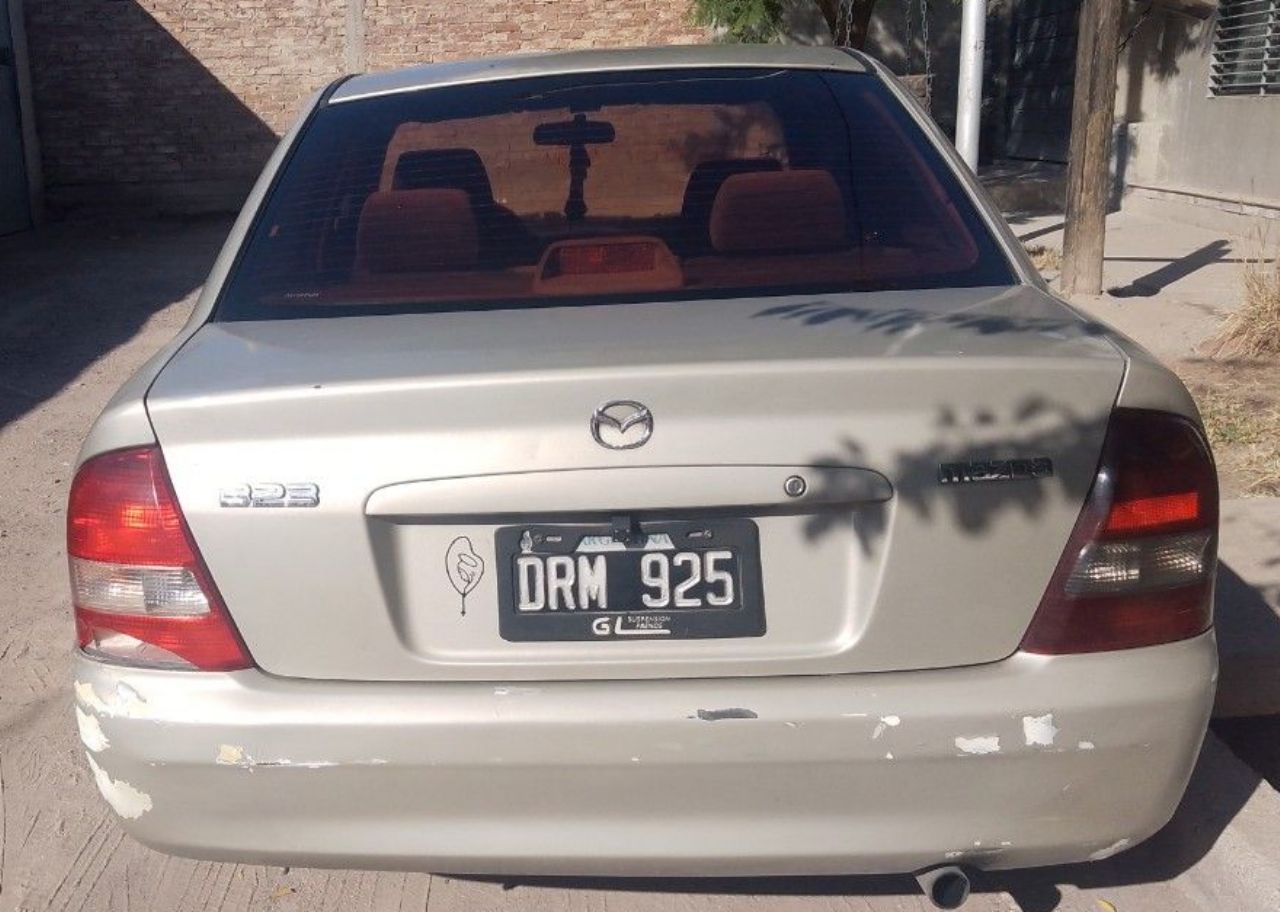Mazda 323 Usado en Mendoza, deRuedas