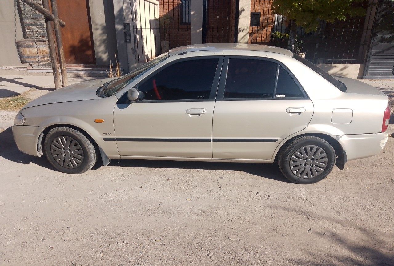 Mazda 323 Usado en Mendoza, deRuedas