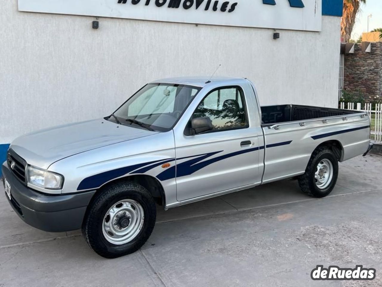 Mazda Pick-Up Usada en Mendoza, deRuedas