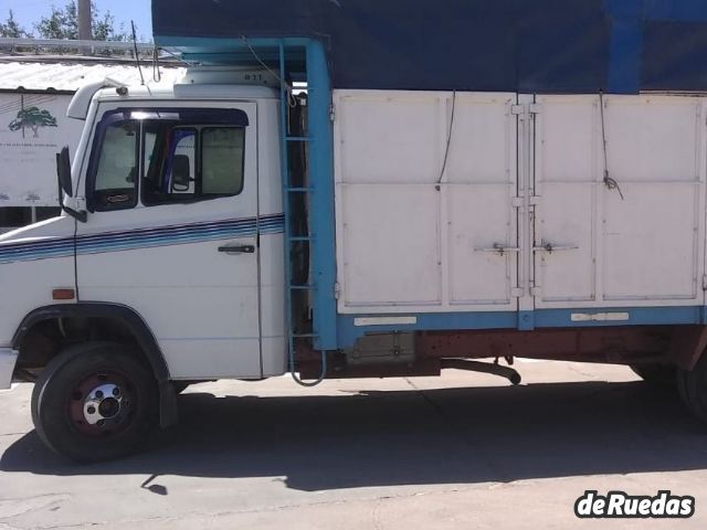 Mercedes Benz 710-37/48 Usado en Mendoza, deRuedas