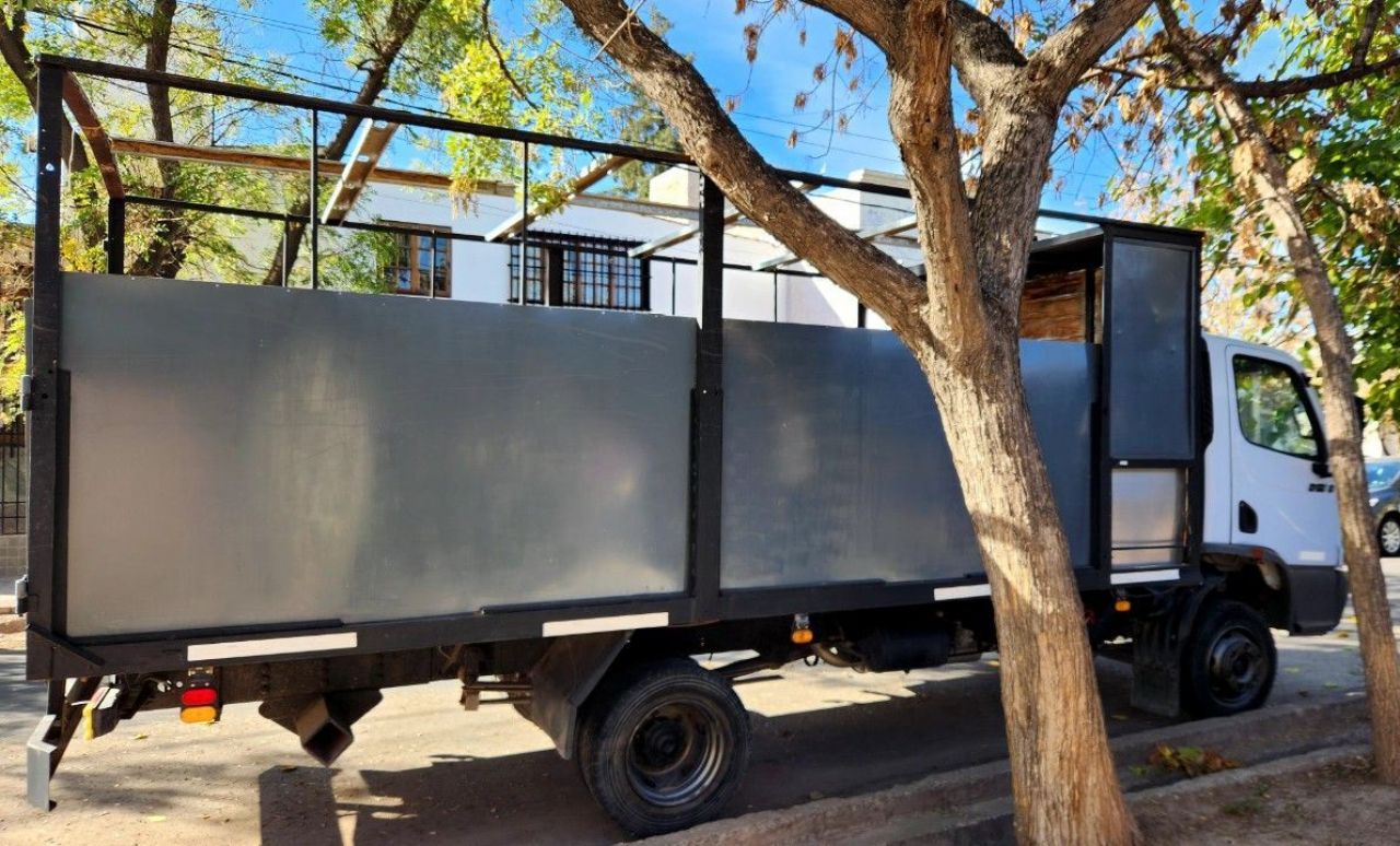 Mercedes Benz Accelo Usado en Mendoza, deRuedas