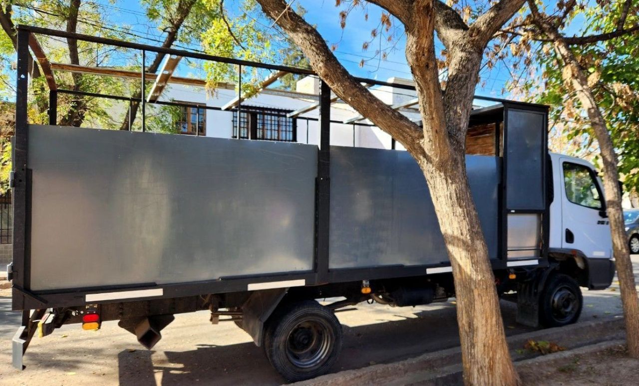 Mercedes Benz Accelo Usado en Mendoza, deRuedas