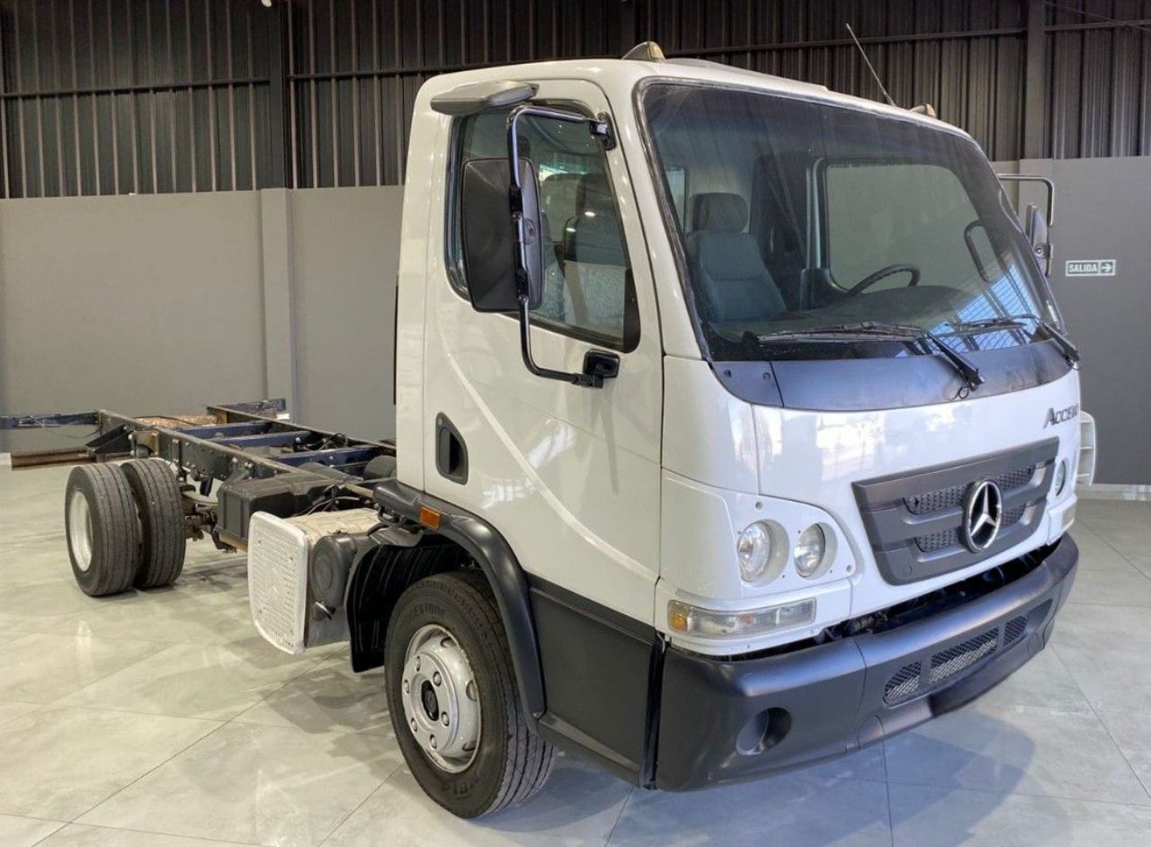Mercedes Benz Accelo Usado en Córdoba, deRuedas