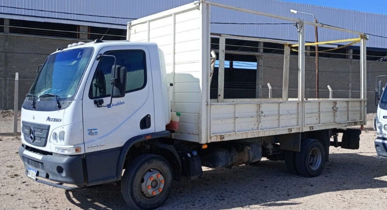 Mercedes Benz Accelo Usado en Mendoza, deRuedas