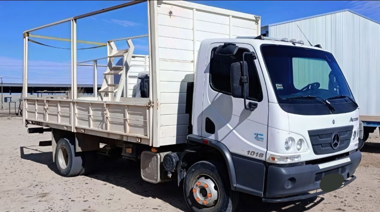 Mercedes Benz Accelo Usado en Mendoza, deRuedas