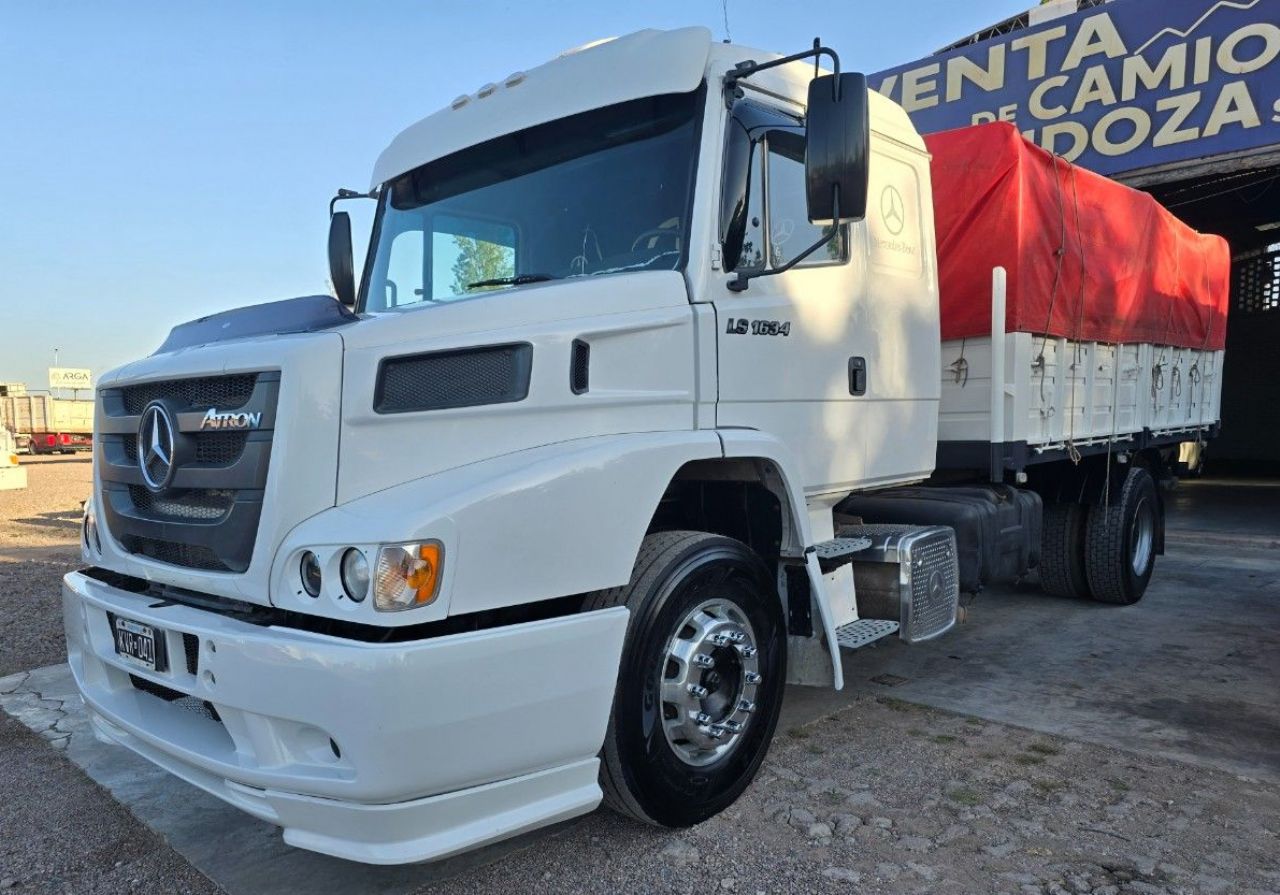 Mercedes Benz Atron Usado en Mendoza, deRuedas