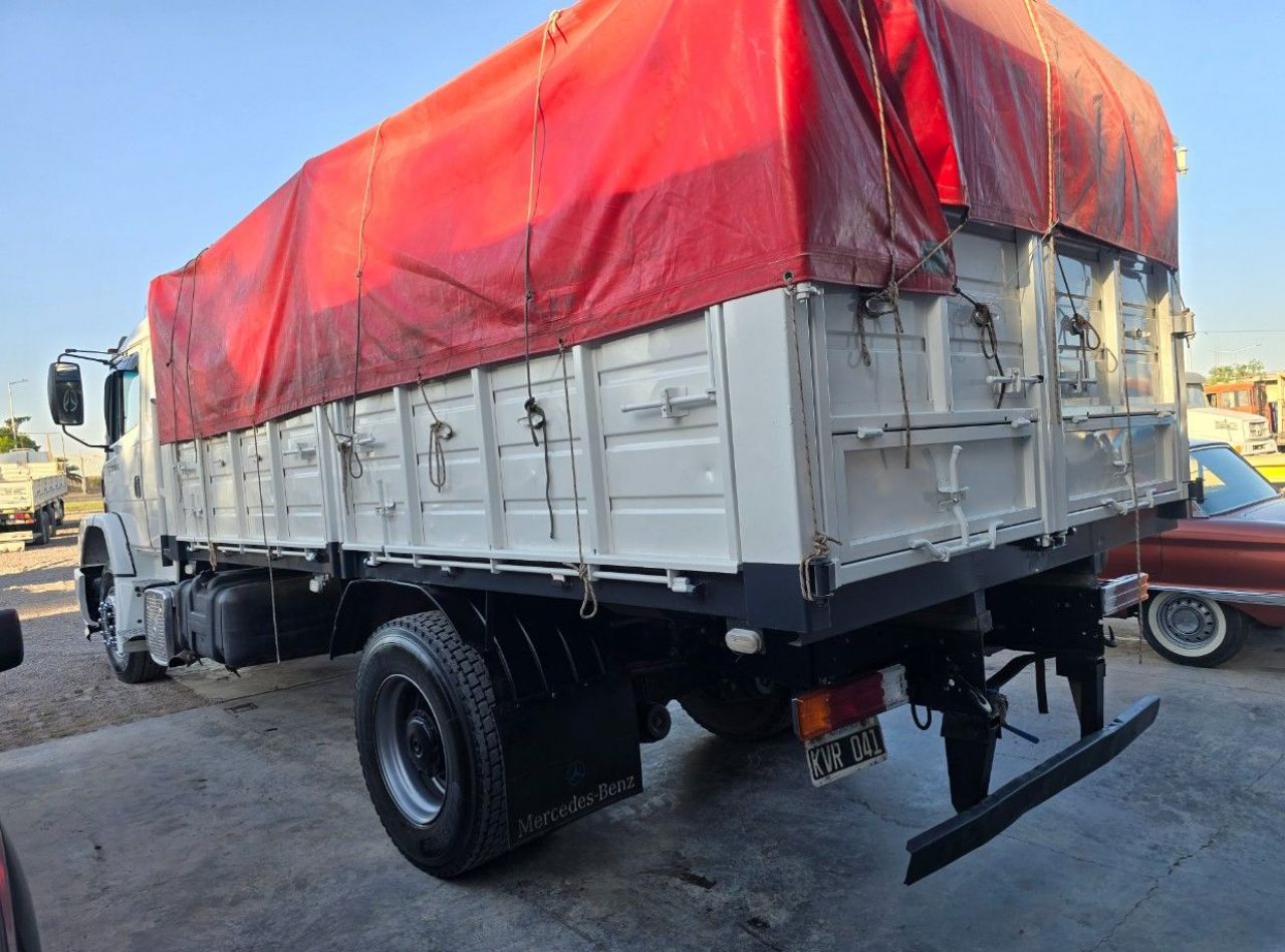 Mercedes Benz Atron Usado en Mendoza, deRuedas