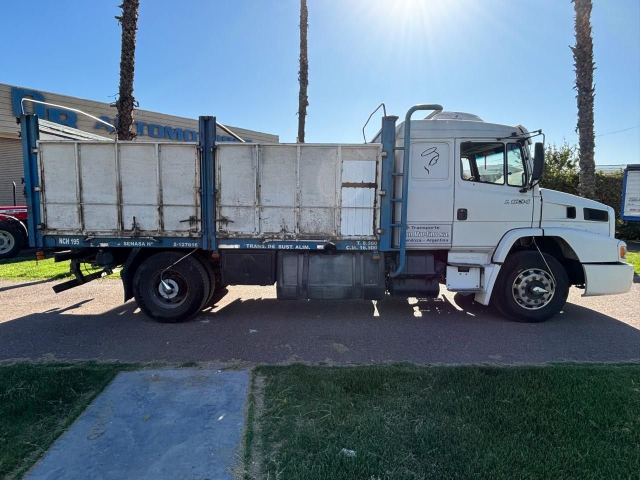 Mercedes Benz Atron Usado en Mendoza, deRuedas