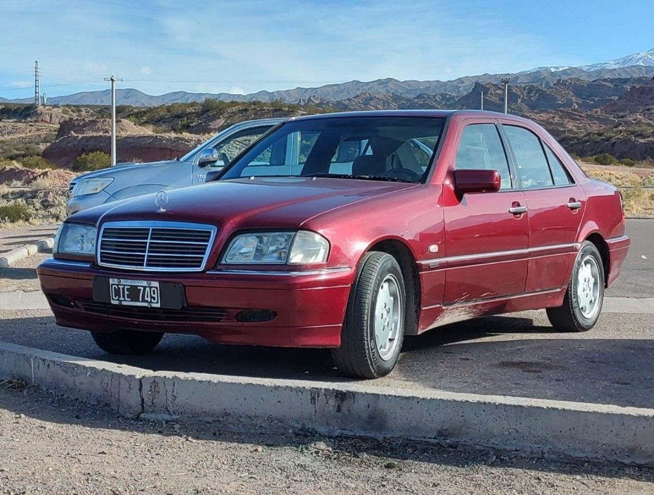 Mercedes Benz Clase C Usado en Mendoza, deRuedas