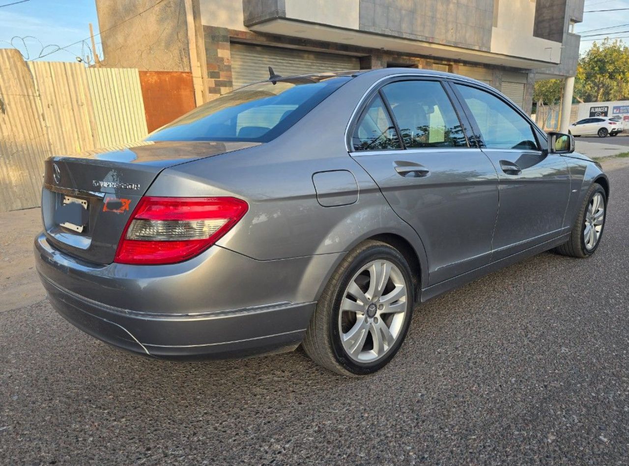 Mercedes Benz Clase C Usado en San Juan, deRuedas