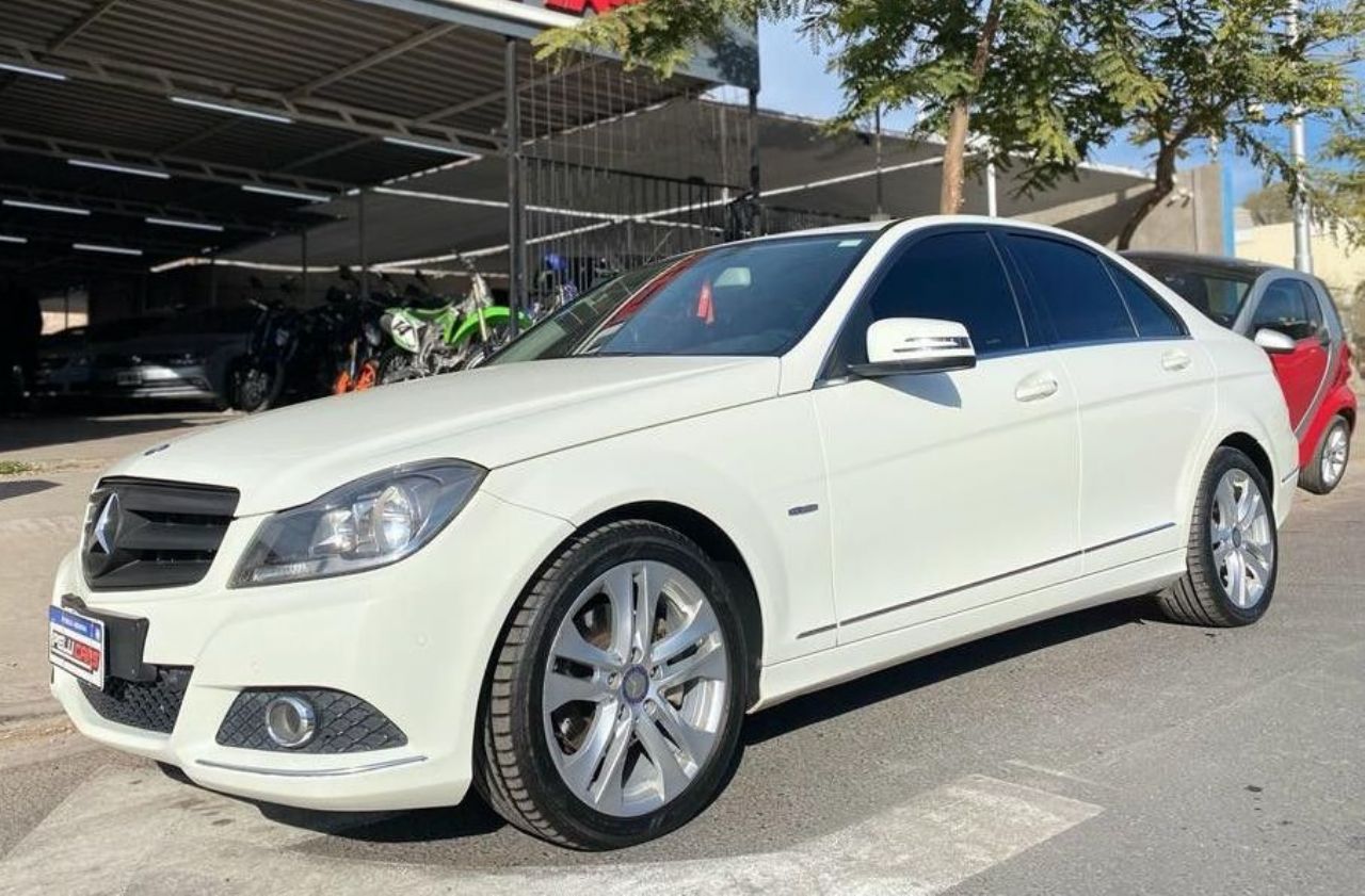 Mercedes Benz Clase C Usado en San Juan, deRuedas