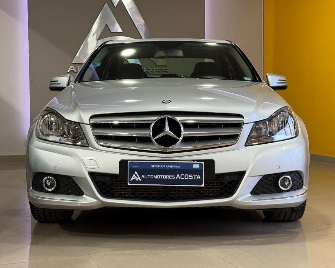 Mercedes Benz Clase C Usado Financiado en San Juan, deRuedas