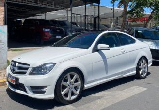Mercedes Benz Clase C Usado en San Juan Financiado