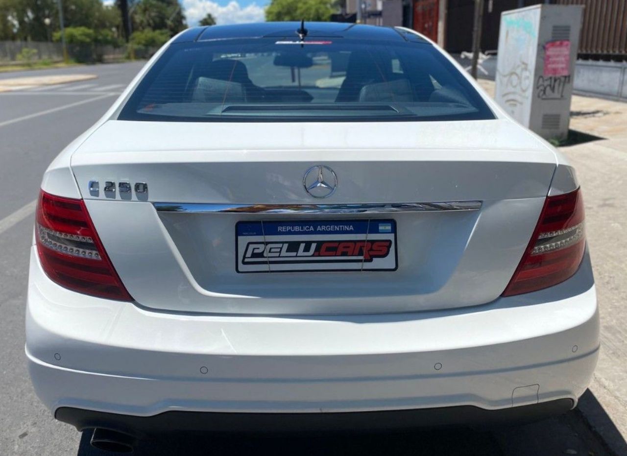 Mercedes Benz Clase C Usado en San Juan, deRuedas