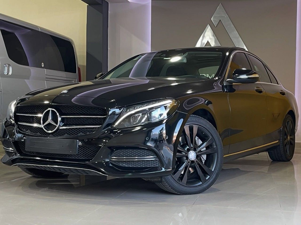 Mercedes Benz Clase C Usado Financiado en San Juan, deRuedas