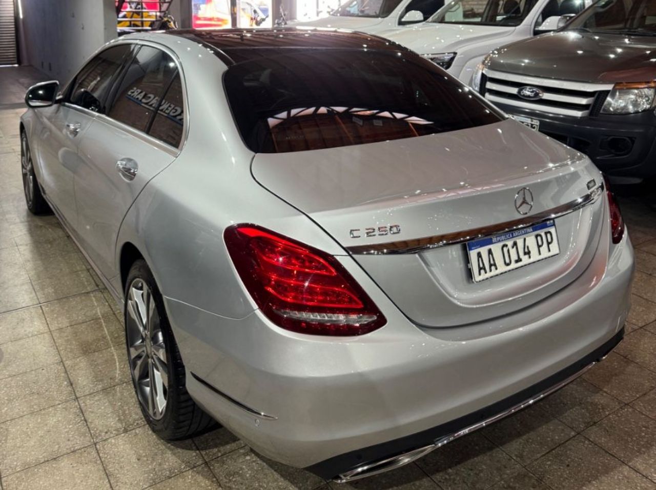 Mercedes Benz Clase C Usado Financiado en San Juan, deRuedas