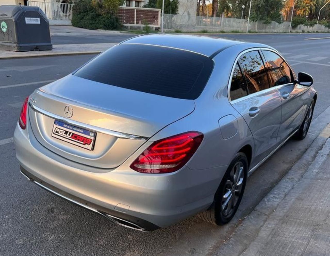 Mercedes Benz Clase C Usado en San Juan, deRuedas