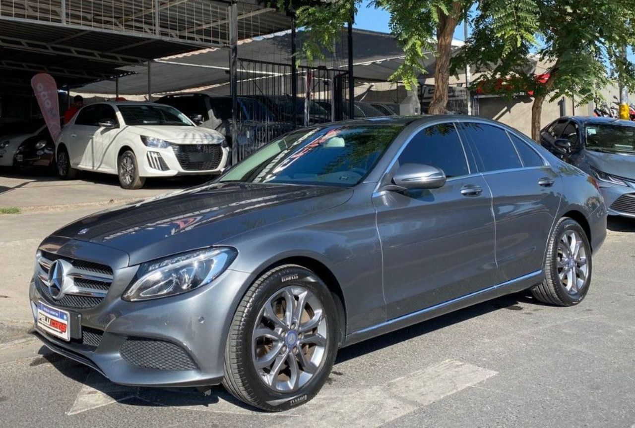 Mercedes Benz Clase C Usado Financiado en San Juan, deRuedas