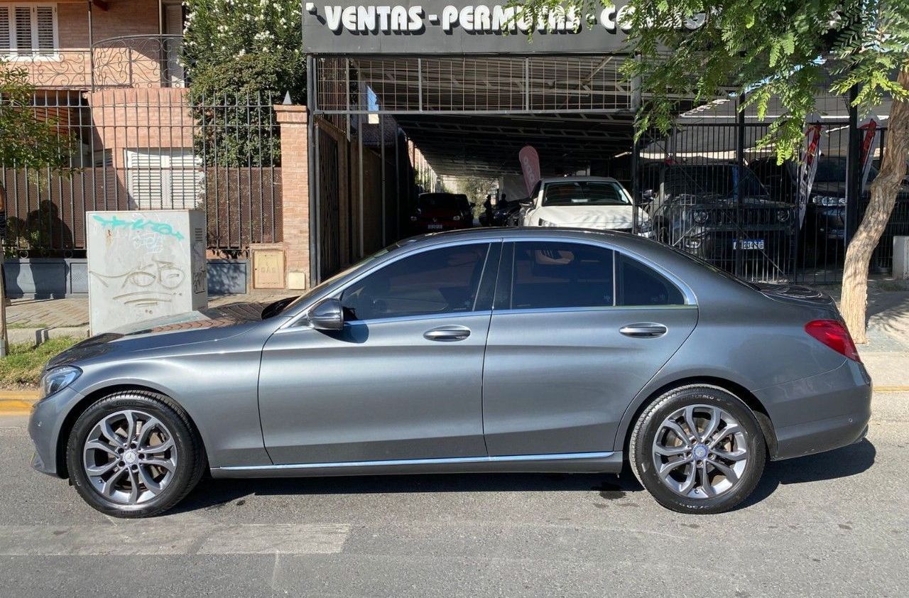 Mercedes Benz Clase C Usado Financiado en San Juan, deRuedas