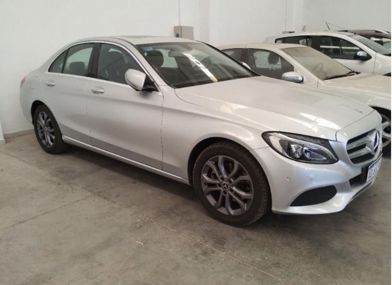 Mercedes Benz Clase C Usado en San Juan, deRuedas
