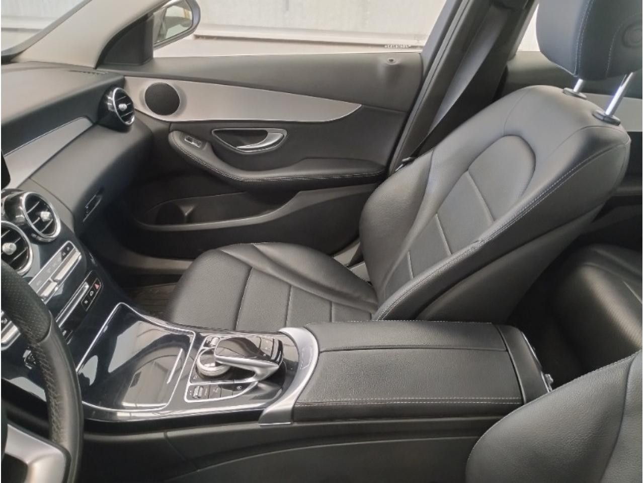 Mercedes Benz Clase C Usado en San Juan, deRuedas
