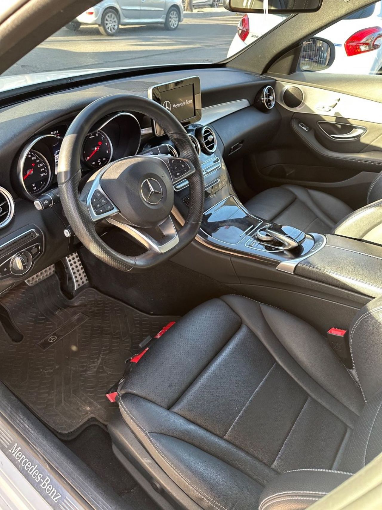 Mercedes Benz Clase C Usado en San Juan, deRuedas