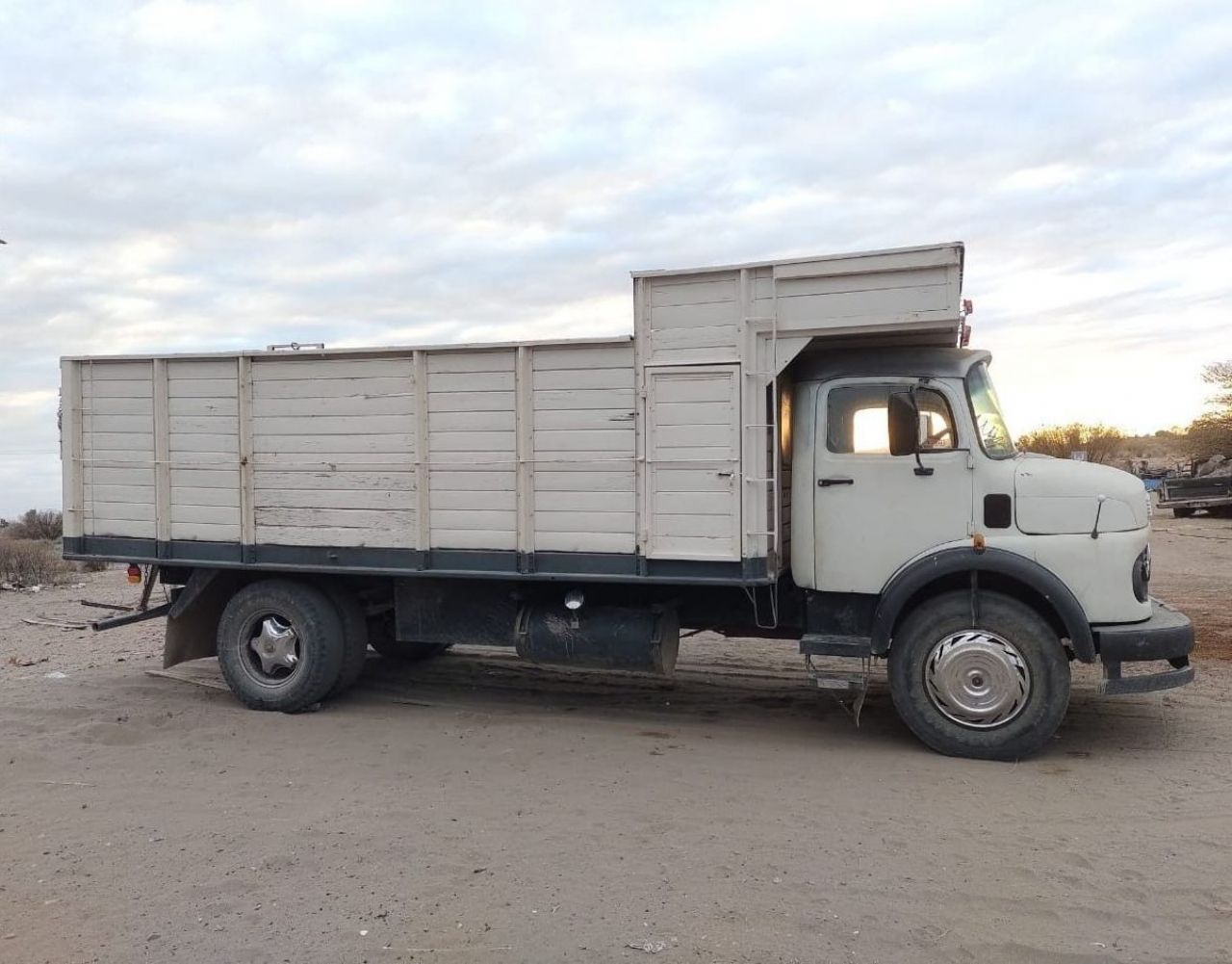 Mercedes Benz L Usado en Mendoza, deRuedas