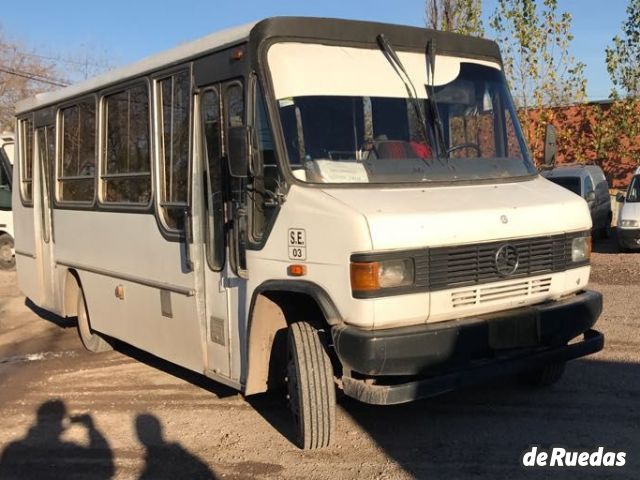 Mercedes Benz Mini Bus Usada en Mendoza, deRuedas