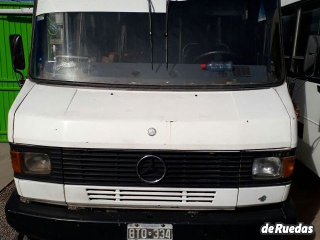 Mercedes Benz Mini Bus Usada en Mendoza, deRuedas