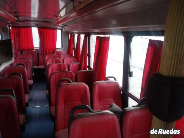 Mercedes Benz Mini Bus Usada en Mendoza, deRuedas