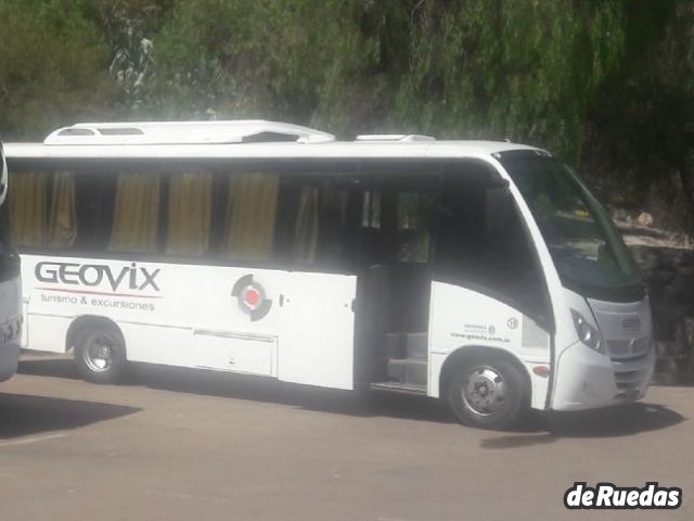 Mercedes Benz Mini Bus Usada en Mendoza, deRuedas